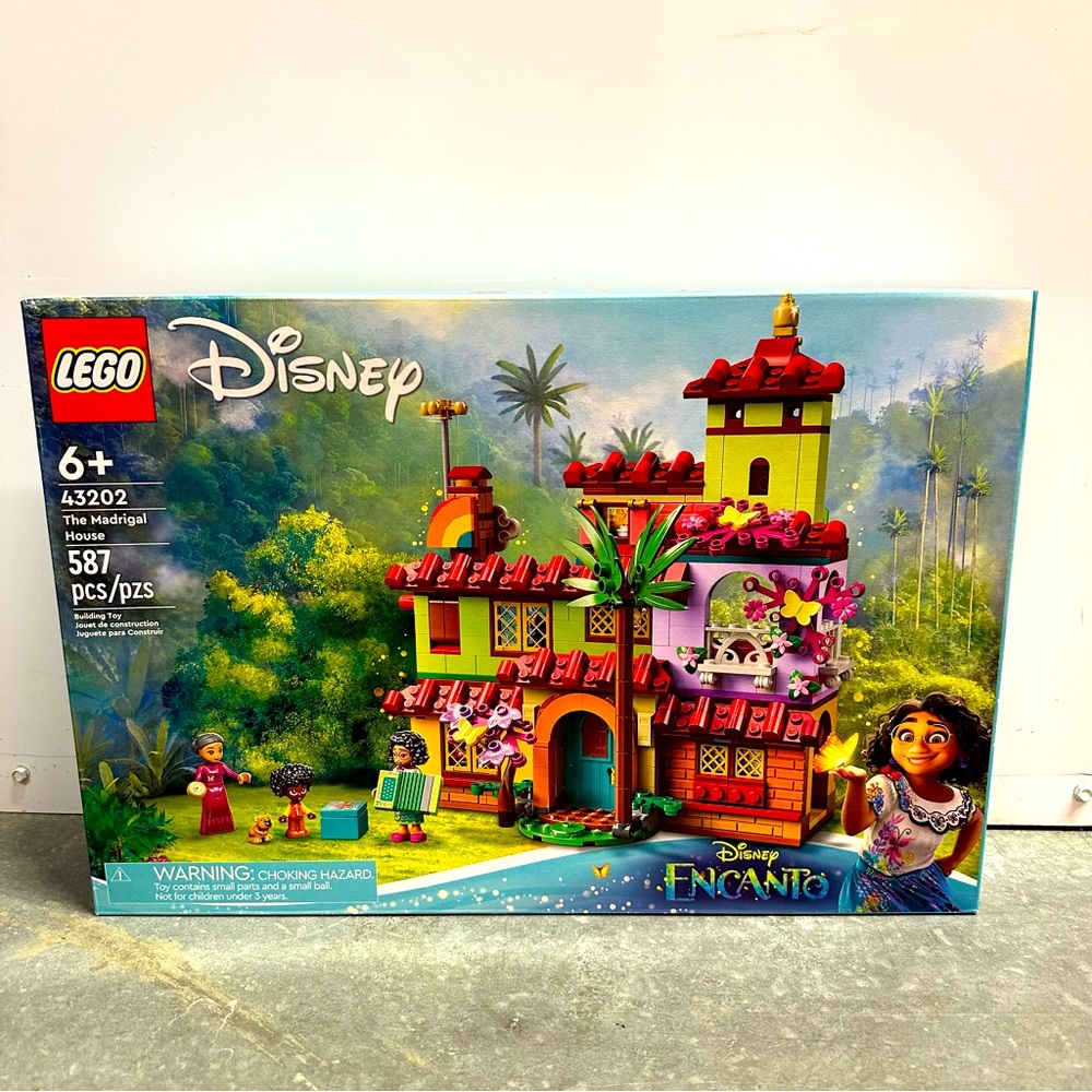 LEGO Disney 43202 The Madrigal House Building Toy‎ Set Collectible New Sealed